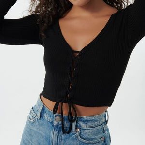 NWT 🔸 Garage long sleeve ruched front top